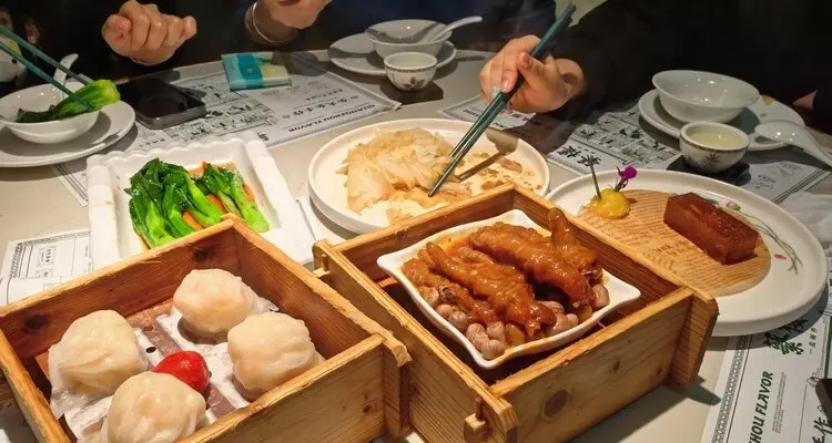 guangzhou street snacks