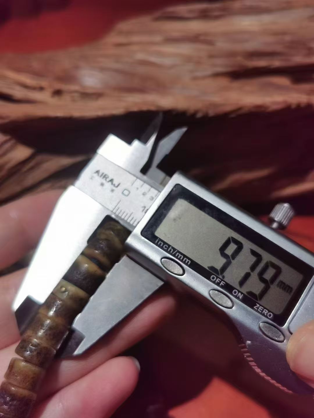 4568   藏传镶嵌多宝老嘎嘎片108佛珠