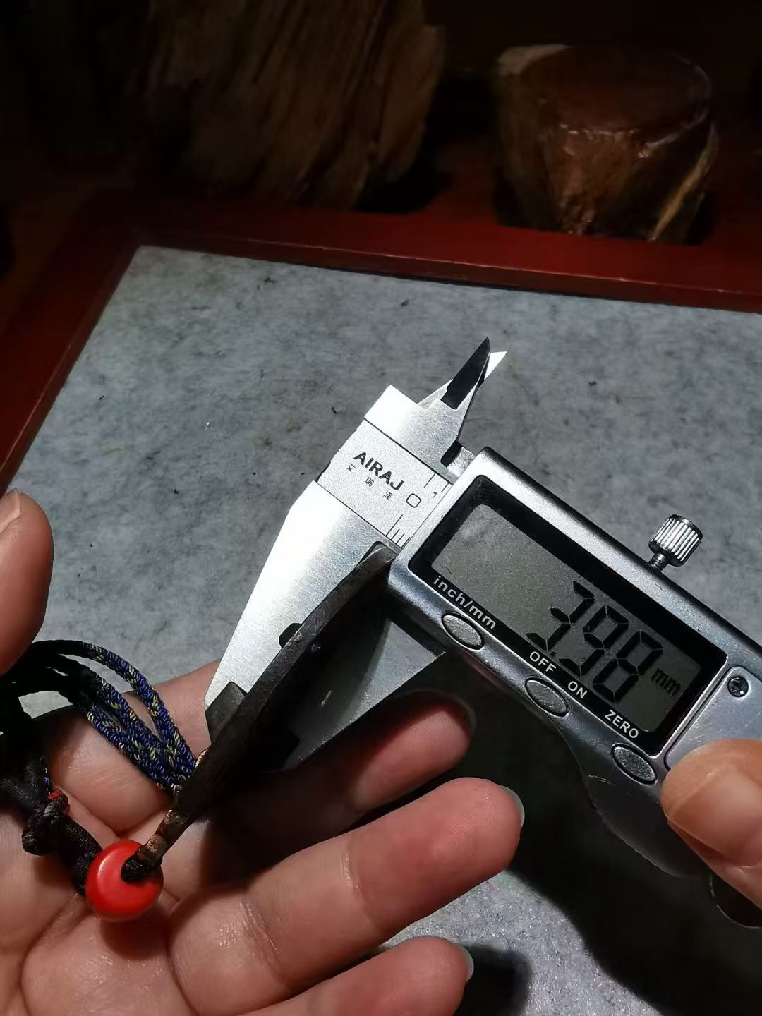 10672   藏传老天铁鋄金金刚杵牌子托甲项链