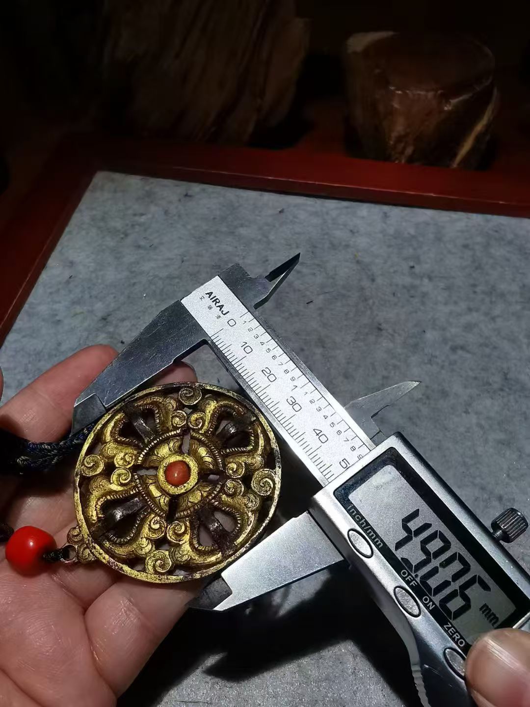 10672   藏传老天铁鋄金金刚杵牌子托甲项链