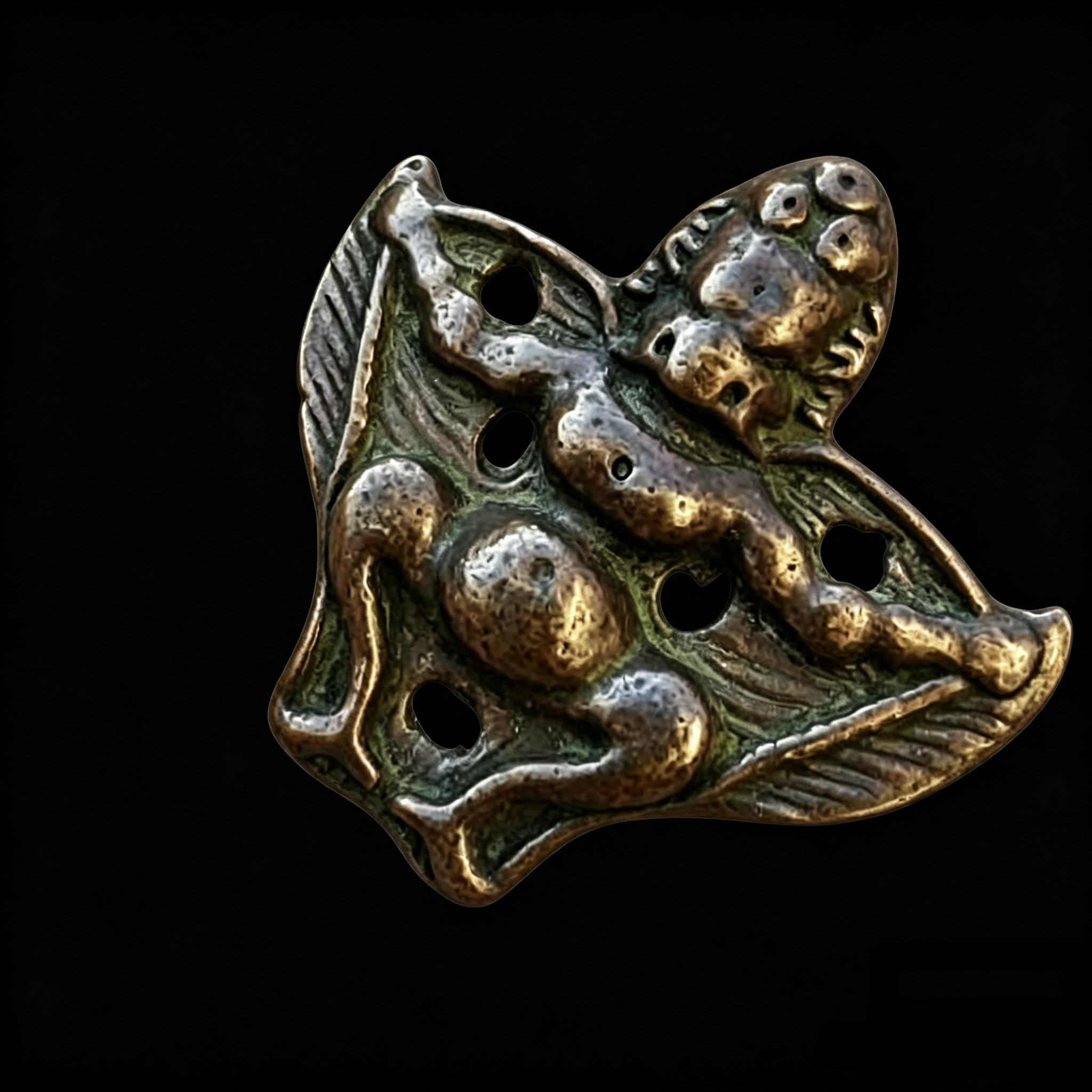 13614  藏传罕见清老利马铜大鹏鸟吊坠护身牌 Rare Tibetan Old Qing Dynasty Lima Copper Garuda Pendant Amulet  