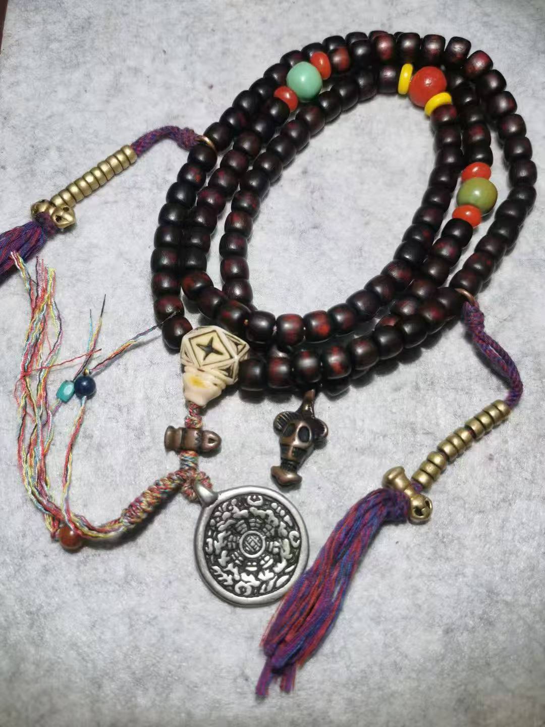 13784 Heritage collectible-grade Tibetan old rosewood prayer beads set with old high-grade white Buddha head and old Gannan top bead, complete set of 108 beads   传世收藏级藏传老紫檀搭配老高级白佛头老甘南顶珠成套108佛珠