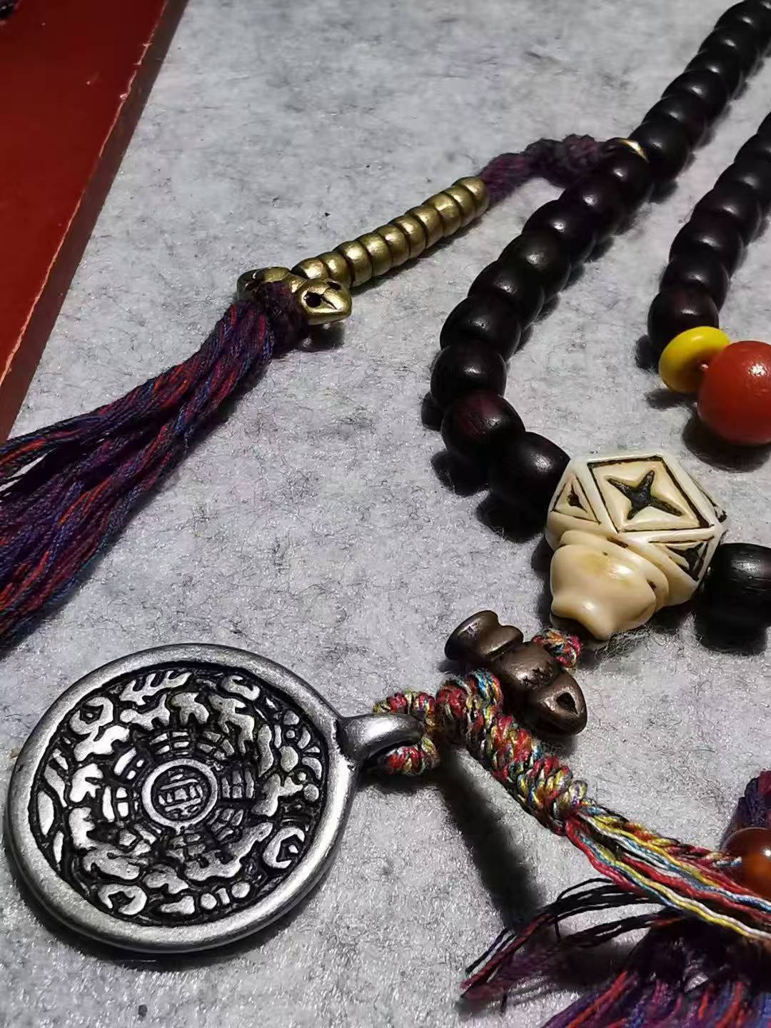 13784 Heritage collectible-grade Tibetan old rosewood prayer beads set with old high-grade white Buddha head and old Gannan top bead, complete set of 108 beads   传世收藏级藏传老紫檀搭配老高级白佛头老甘南顶珠成套108佛珠
