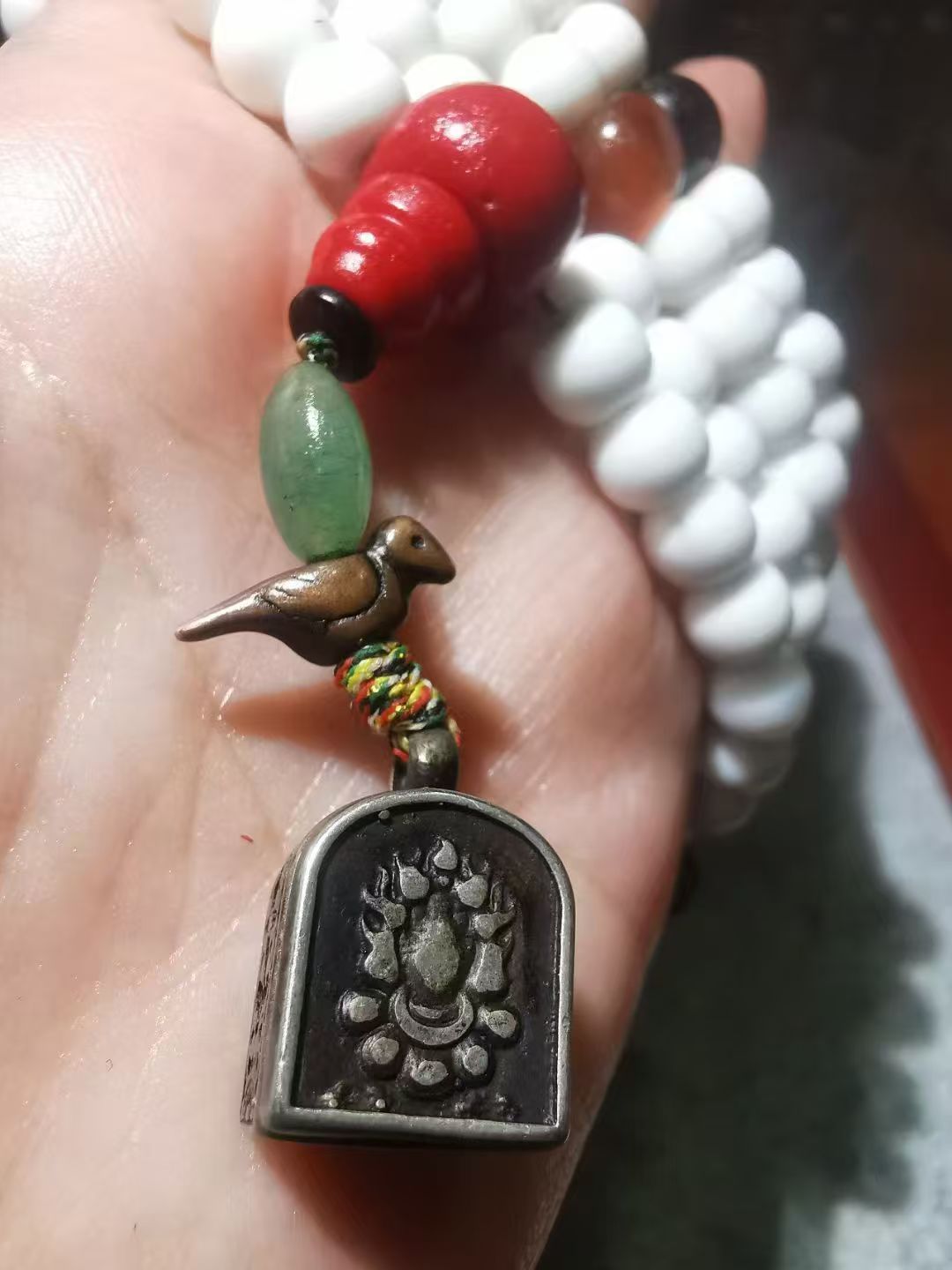 13893 Tibetan Antique Conch 108-Bead Mala with Old Garnet, Old Glass Buddha Head, and Old Meteorite Gawu Box Pendant藏传老砗车108佛珠搭配老石榴石老琉璃佛头老天铁噶乌盒吊坠