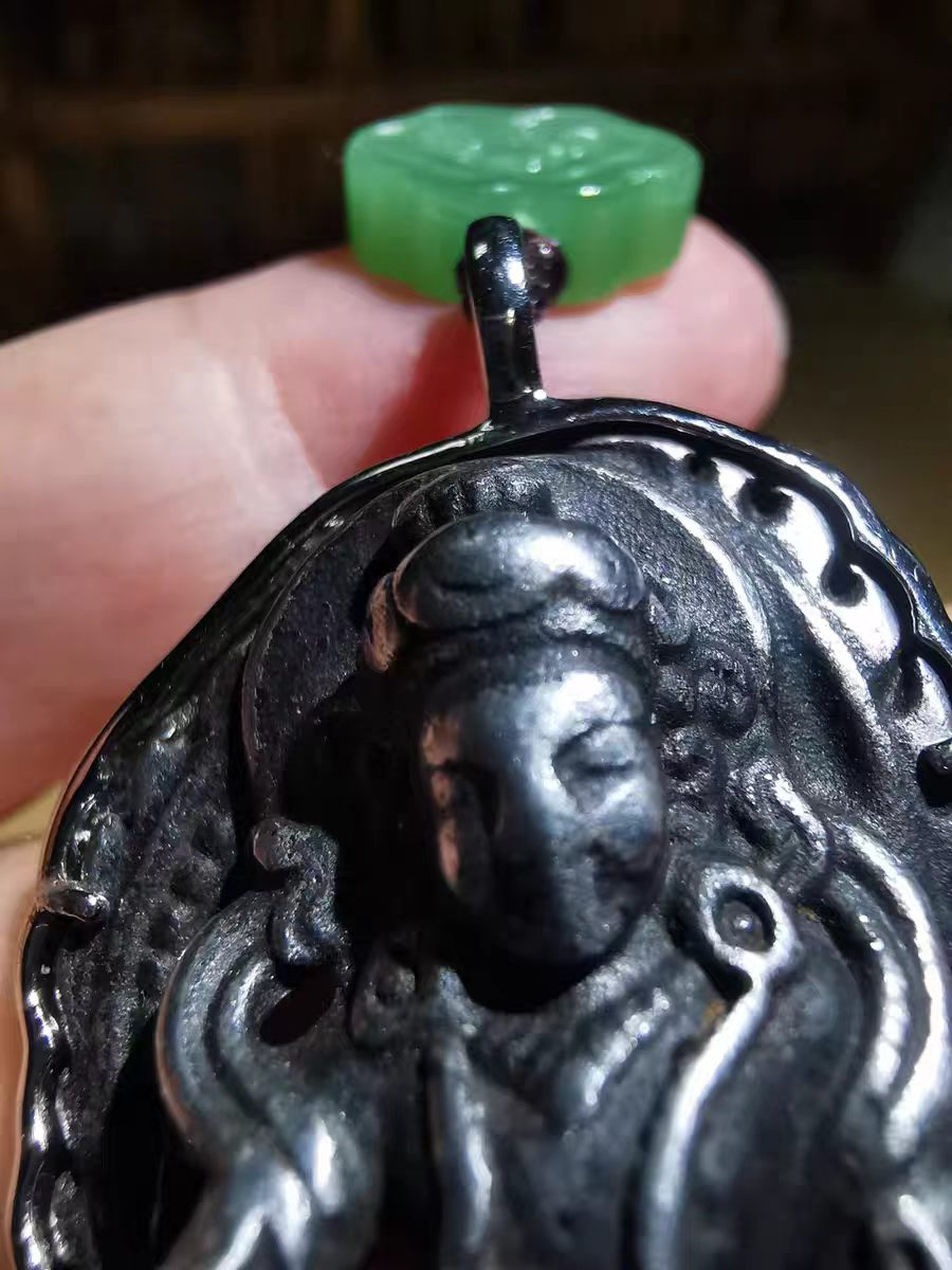 15376    Tibetan-style Silver Pendant with Old Heaven Iron Yellow Wealth God Necklace 藏传银包老天铁黄财神护身项链
