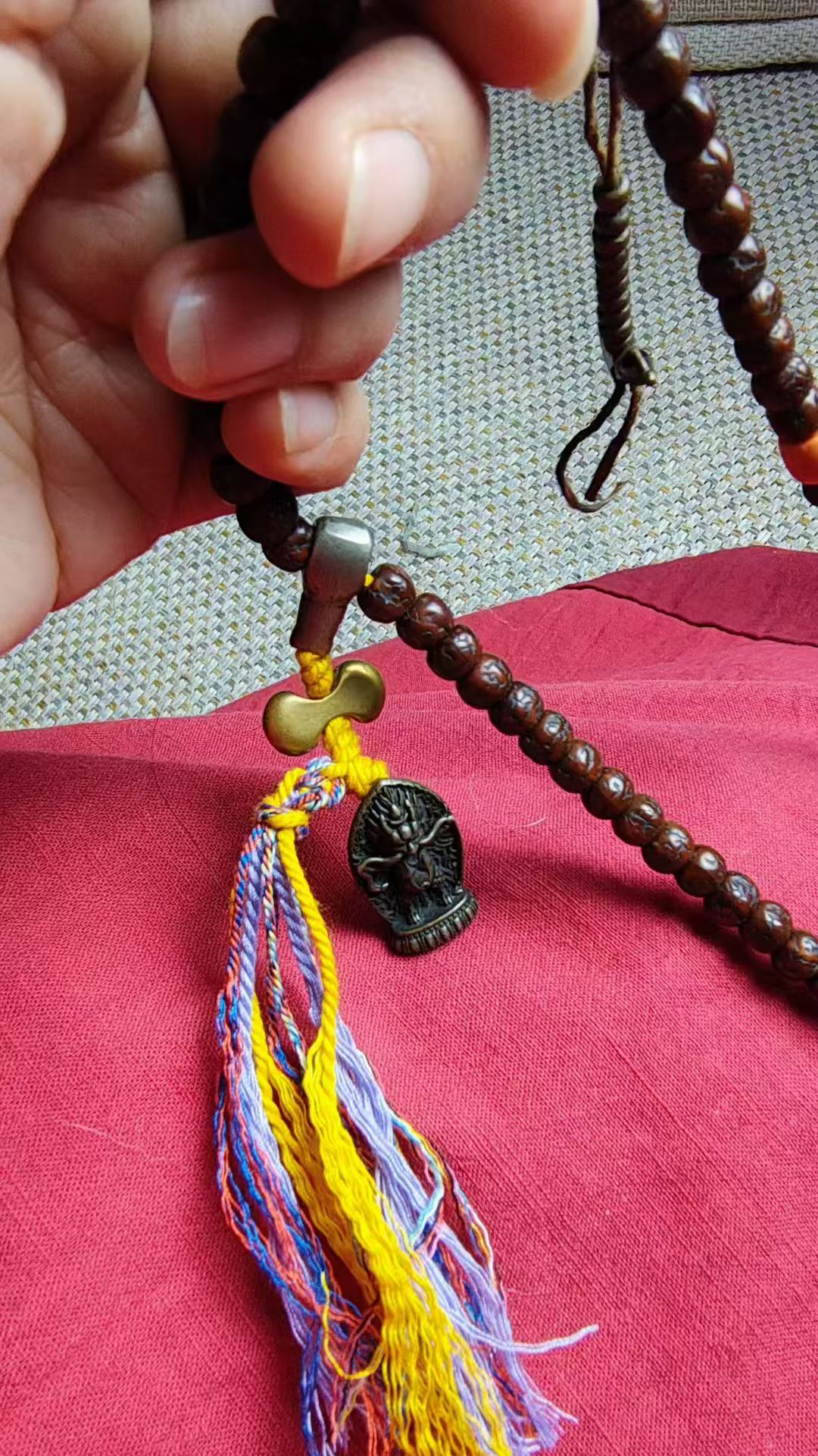 15334-2688 Hand-Twisted Century-Long Practice Mini Vajra 108 Old Beeswax Old Seafood Old Peng Guardian Amulet Buddhist Prayer Beads   传世手捻百年修行小金刚108老蜜蜡老海鲜老大鹏镇护牌随身安佑念诵佛珠