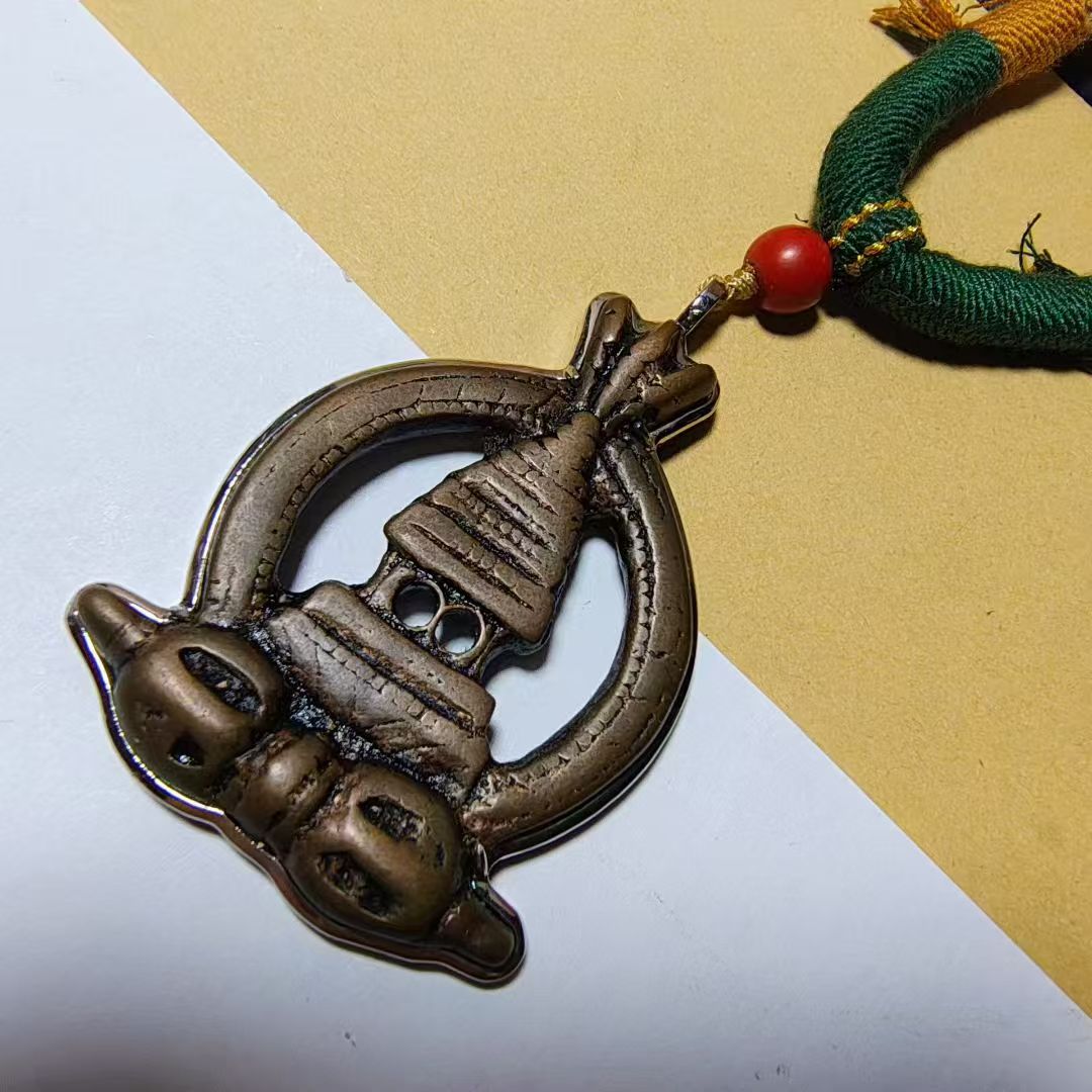 15084 Tibetan-style Old Lima Bronze Vajra Relic Stupa Necklace藏传老利马铜金刚杵舍利塔项链