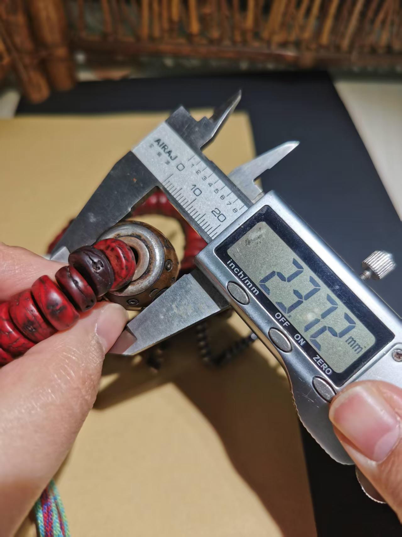 15387   Full Fortune ‖ Tibetan Old Cinnabar Offering Phoenix-Eye Bodhi Piece Beads, 108 beads with Green Pine Top Beads, Old Faluo Shituolin Pearl Waist Pearl, Reverse Cloud Old Ox Bone Buddha Head Buddha Bea 福运满贯‖藏传老朱砂供凤眼菩提片珠108子配绿松顶珠老法螺尸陀林主腰珠背云老牛骨佛头佛珠📿