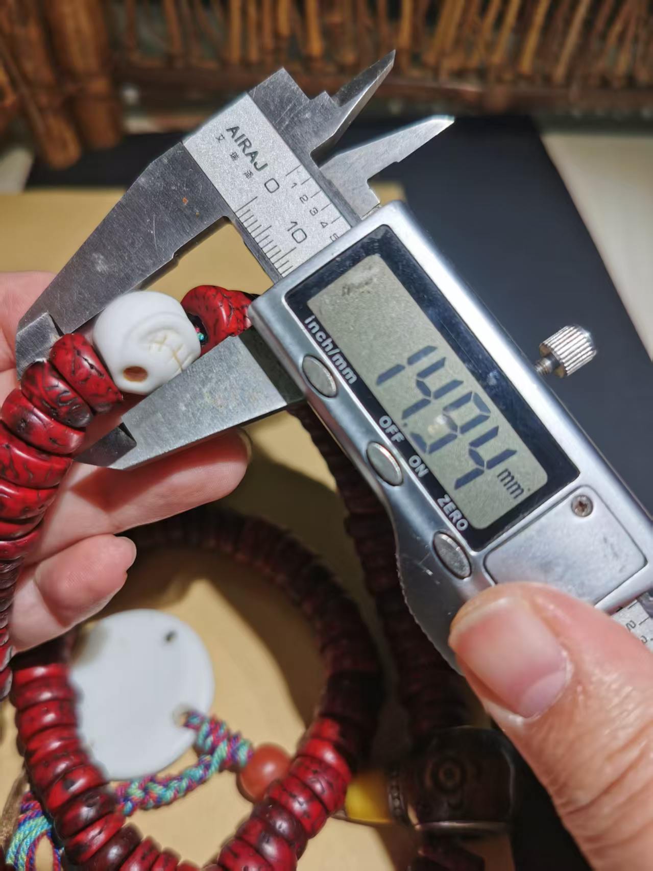 15387   Full Fortune ‖ Tibetan Old Cinnabar Offering Phoenix-Eye Bodhi Piece Beads, 108 beads with Green Pine Top Beads, Old Faluo Shituolin Pearl Waist Pearl, Reverse Cloud Old Ox Bone Buddha Head Buddha Bea 福运满贯‖藏传老朱砂供凤眼菩提片珠108子配绿松顶珠老法螺尸陀林主腰珠背云老牛骨佛头佛珠📿