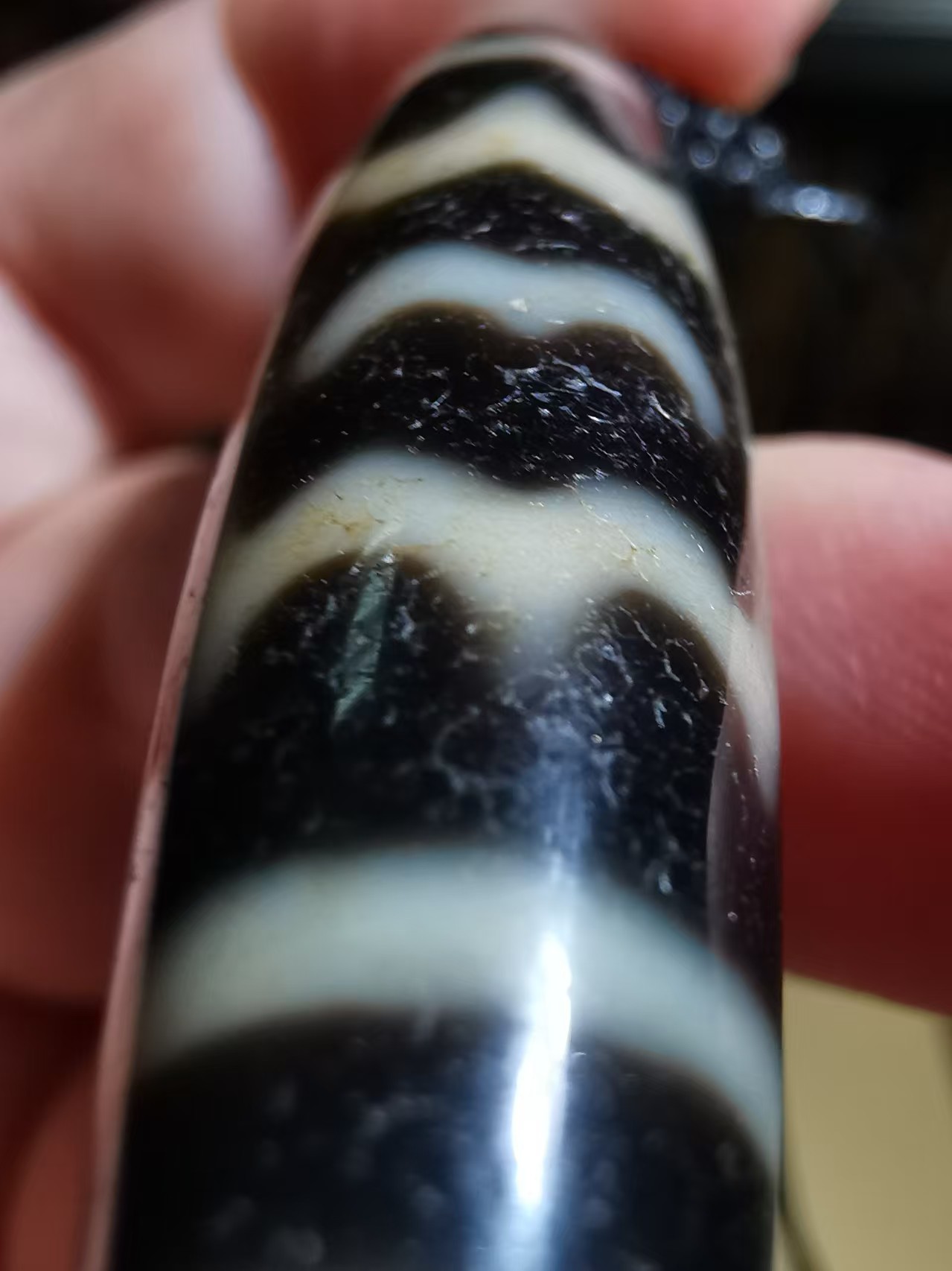 15393  Old Agate Great Roc Dzi Bead | A Tibetan Energy Talisman for Courage and Fortune 老玛瑙大鹏天珠｜勇毅纳福的藏式能量护身符🌟