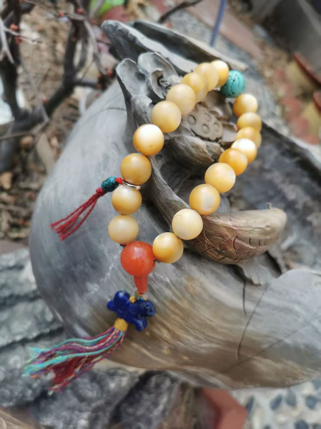 15412Tibetan Antique Fish Bone Buddhist Prayer Beads · A Symbol of Practice Through the Ages藏传老鱼骨佛珠手持 · 岁月流转的修行信物
