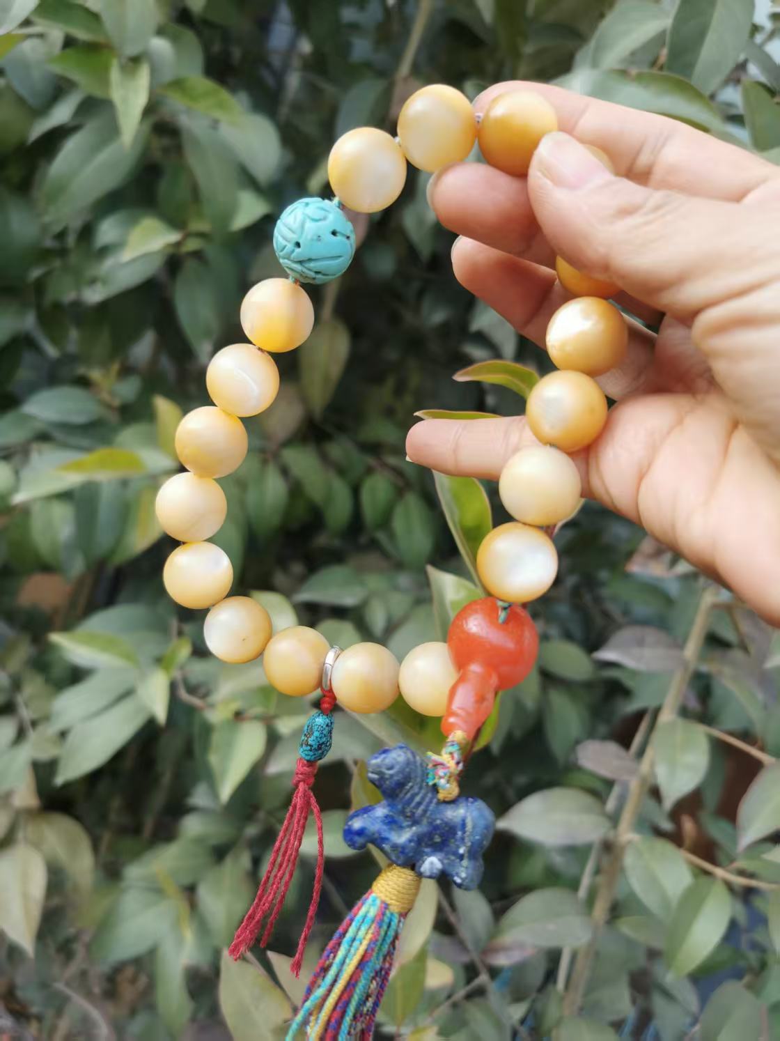 15412Tibetan Antique Fish Bone Buddhist Prayer Beads · A Symbol of Practice Through the Ages藏传老鱼骨佛珠手持 · 岁月流转的修行信物