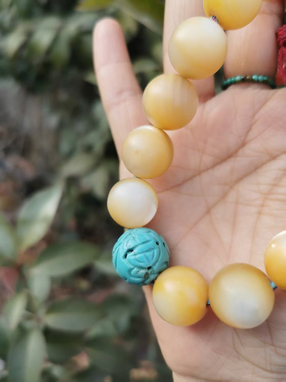15412Tibetan Antique Fish Bone Buddhist Prayer Beads · A Symbol of Practice Through the Ages藏传老鱼骨佛珠手持 · 岁月流转的修行信物