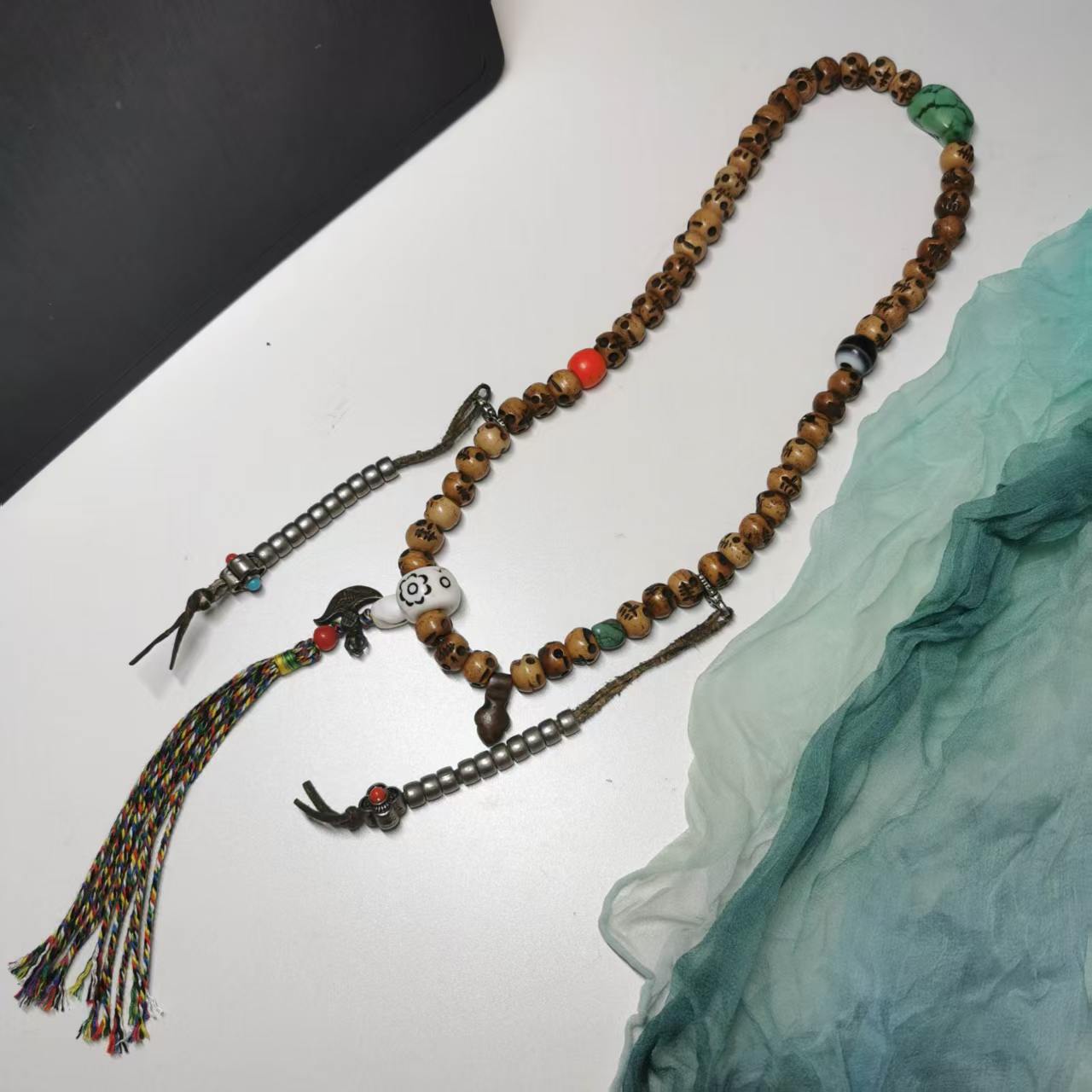 155101Tibetan Old Yak Bone Skull Rosary, 54 Beads Held in Hand   藏传老牦牛骨尸陀林主54子手持