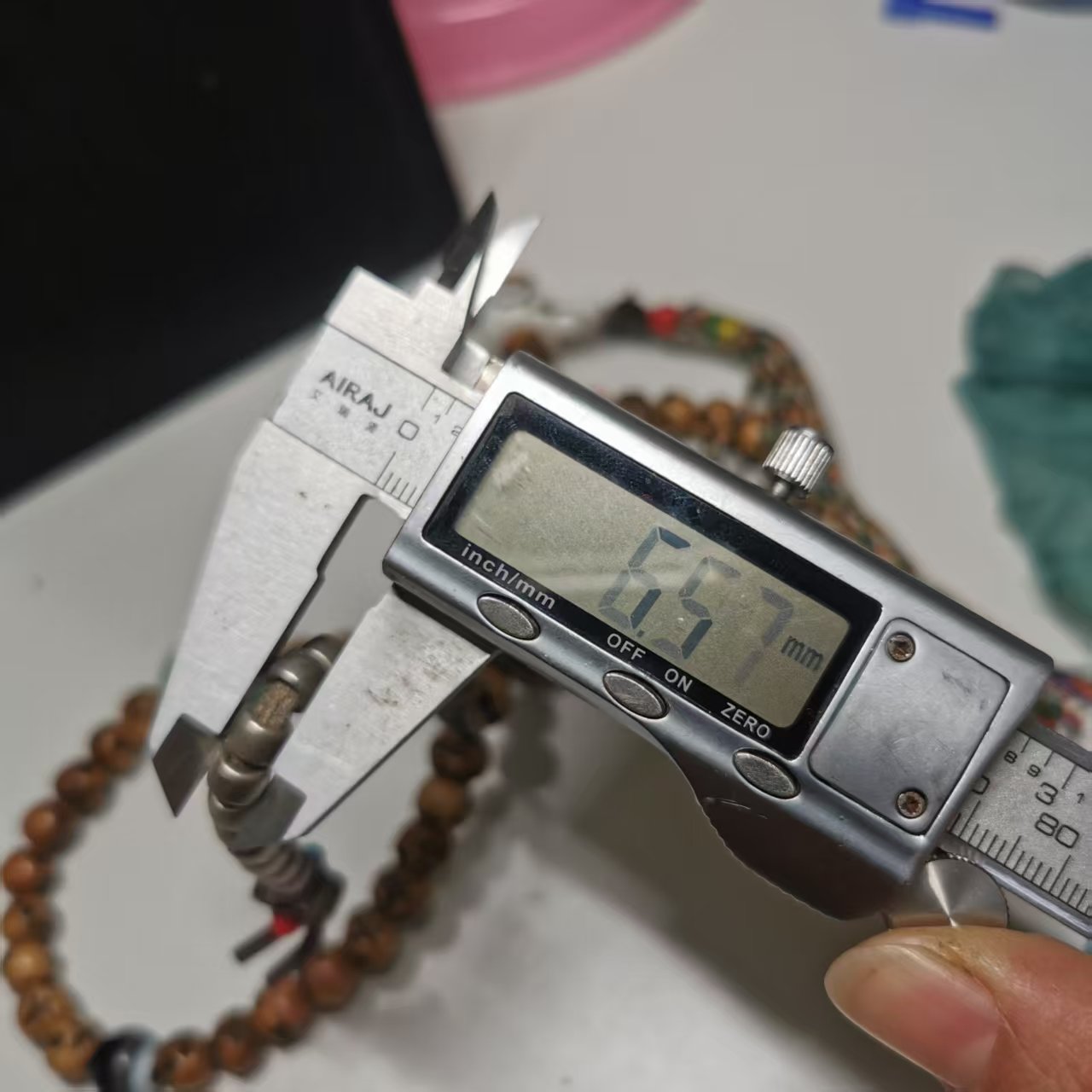 155101Tibetan Old Yak Bone Skull Rosary, 54 Beads Held in Hand   藏传老牦牛骨尸陀林主54子手持