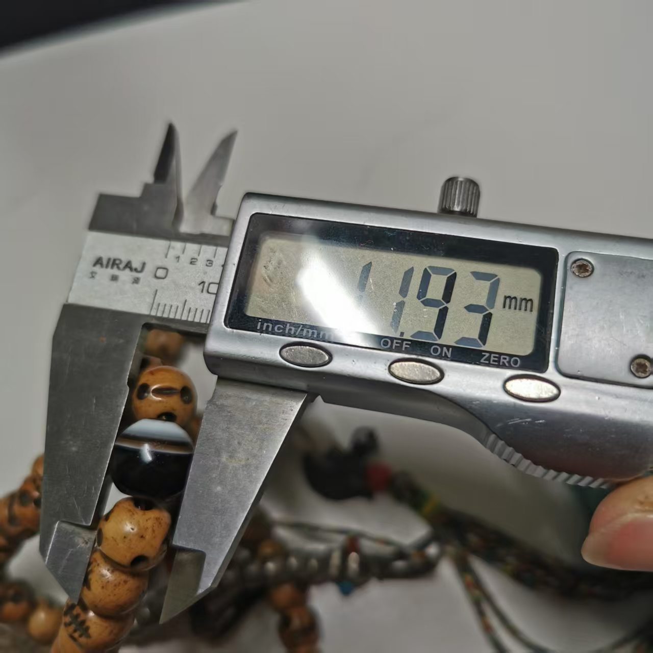 155101Tibetan Old Yak Bone Skull Rosary, 54 Beads Held in Hand   藏传老牦牛骨尸陀林主54子手持