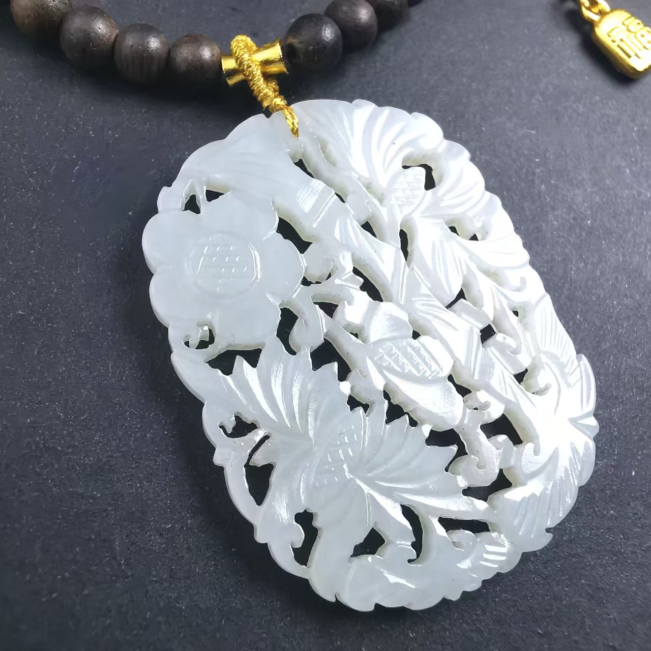 15337 Agarwood and Hetian Jade Necklace15337沉香和田玉项链