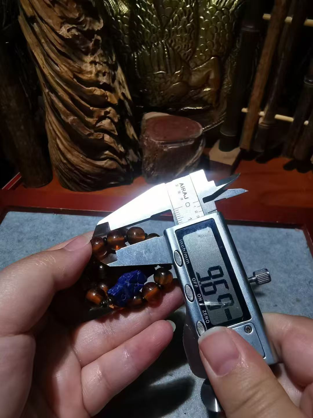 10429   Tibetan Qing Dynasty Old Agate and Lapis Lazuli Bracelet  藏传清代老玛瑙青金石手串