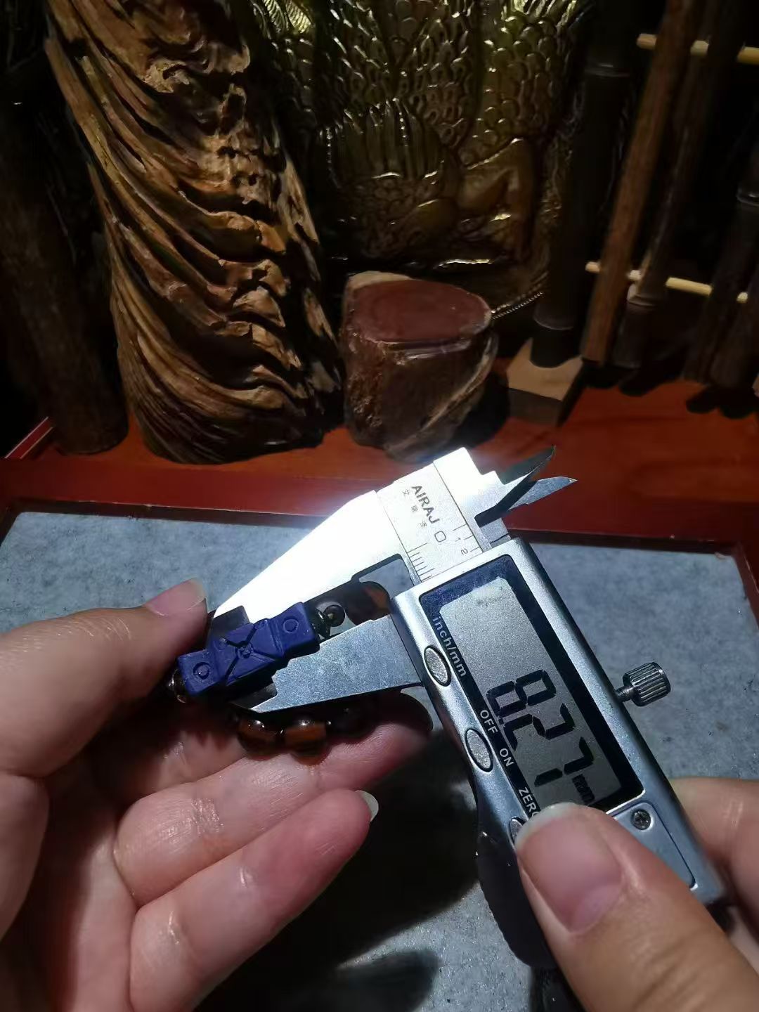 10429   Tibetan Qing Dynasty Old Agate and Lapis Lazuli Bracelet  藏传清代老玛瑙青金石手串
