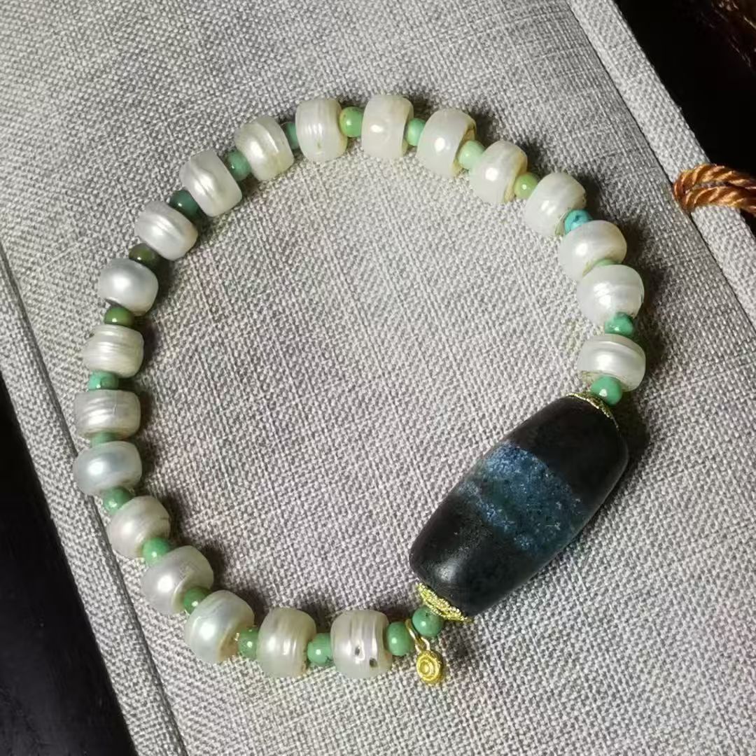 13896 Tibetan Antique Pearls Bracelet with Gold Accessories, Wide Old Dzi Bead, Turquoise Millet Beads藏传老珍珠搭配黄金配饰老宽线天珠绿松小米珠手链