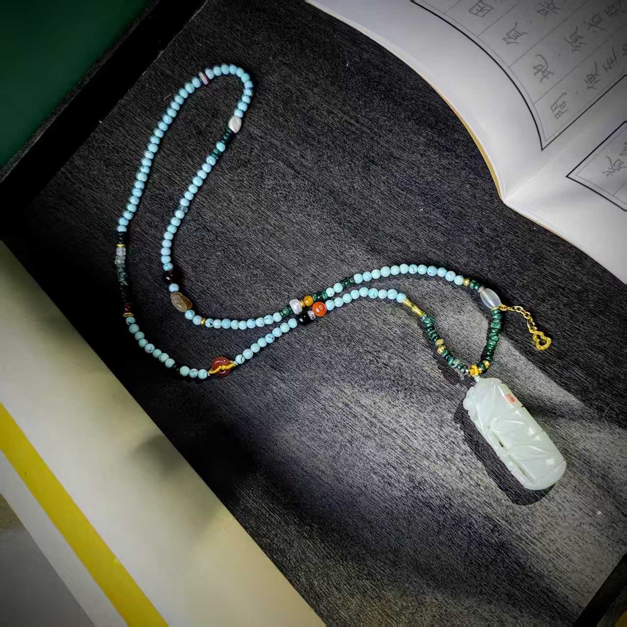 15557 Multi-Treasure Jade Bamboo Turquoise Necklace15557多宝玉竹松石项链玉料