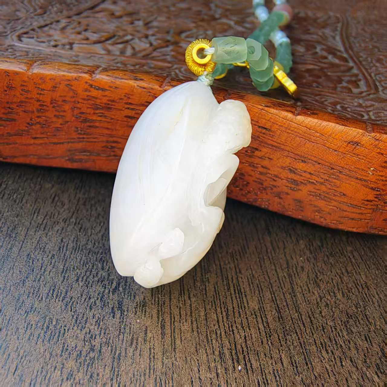 15556 Duobao Jade Rat Necklace15556多宝玉鼠项链