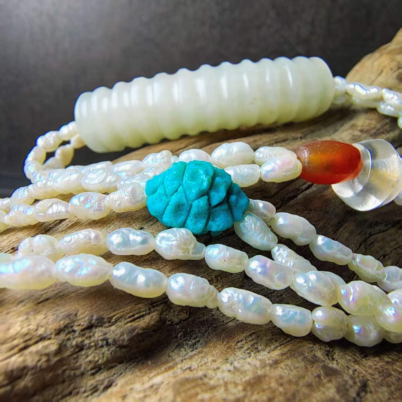 15560 Qing Dynasty Han-Style Jade Silkworm Pearl Necklace15560清代汉风玉蛹珍珠项链