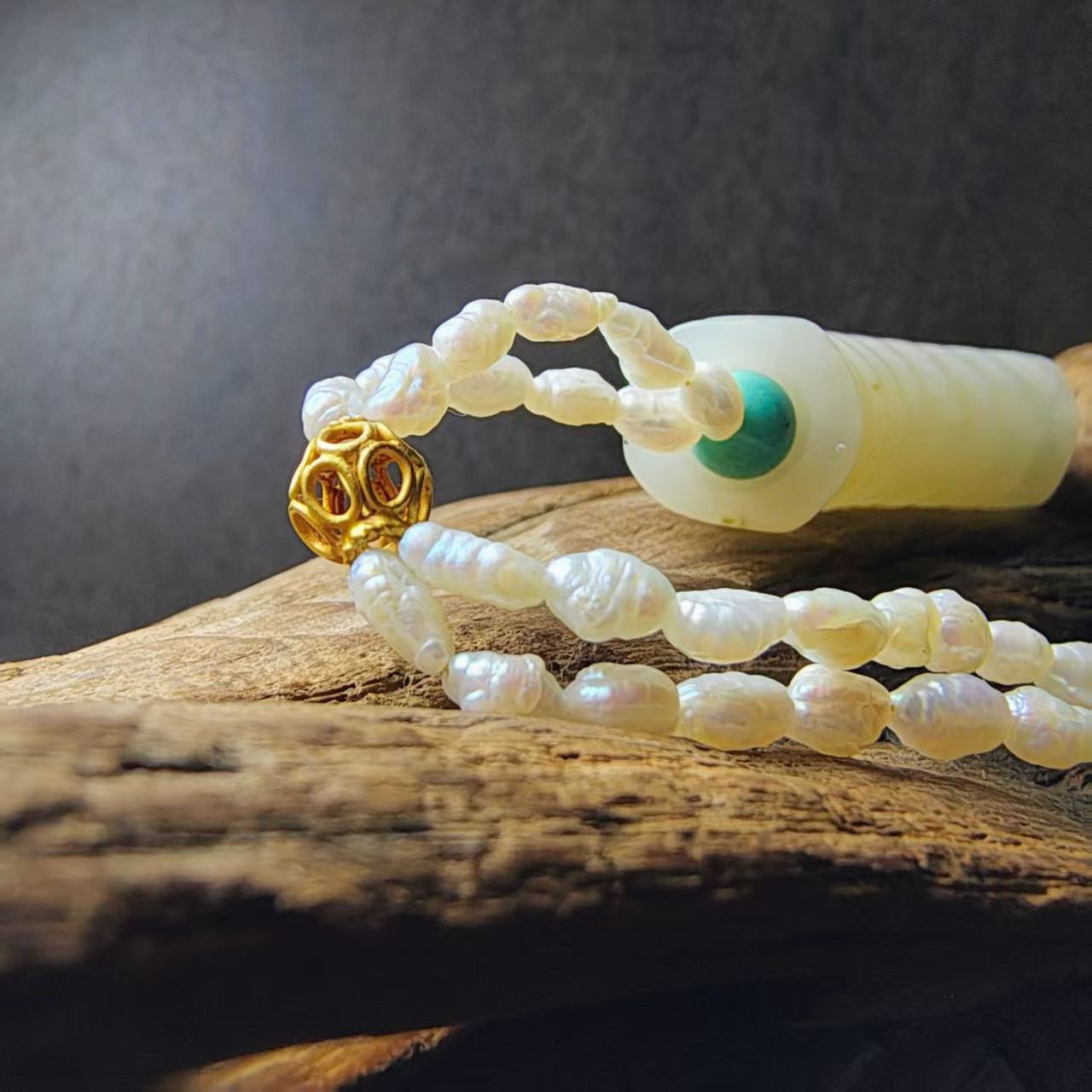 15560 Qing Dynasty Han-Style Jade Silkworm Pearl Necklace15560清代汉风玉蛹珍珠项链