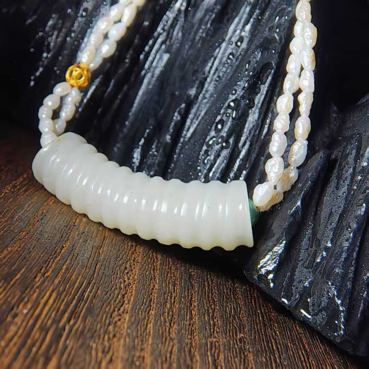 15560 Qing Dynasty Han-Style Jade Silkworm Pearl Necklace15560清代汉风玉蛹珍珠项链