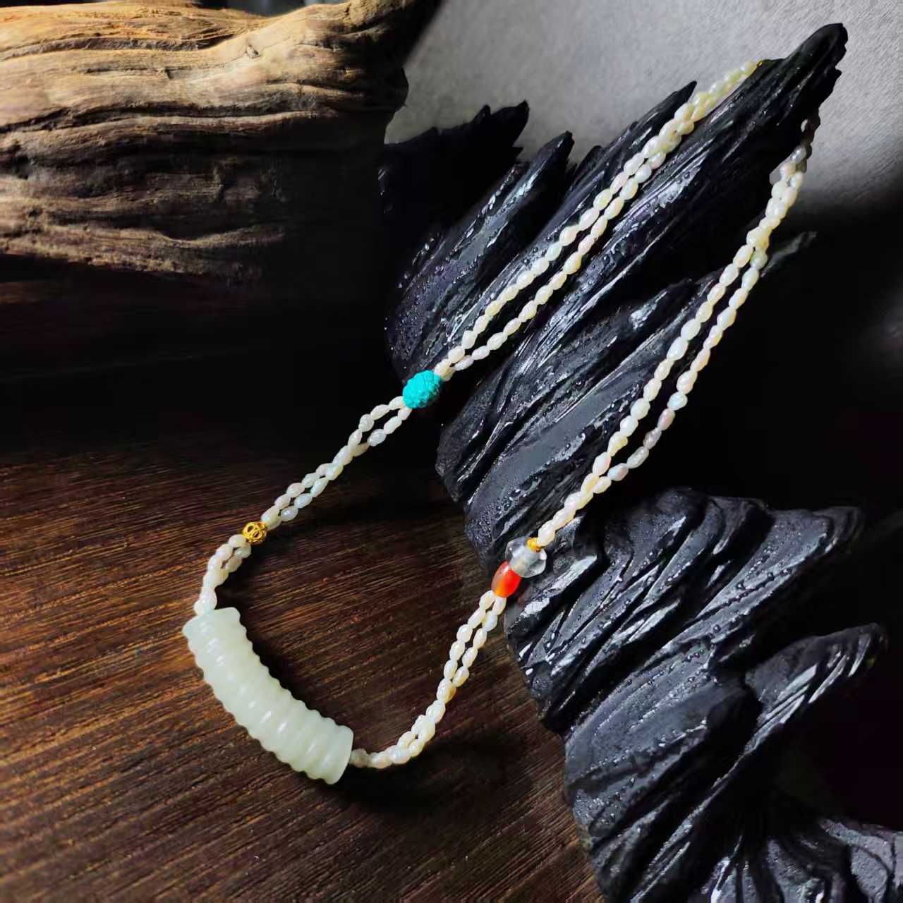 15560 Qing Dynasty Han-Style Jade Silkworm Pearl Necklace15560清代汉风玉蛹珍珠项链