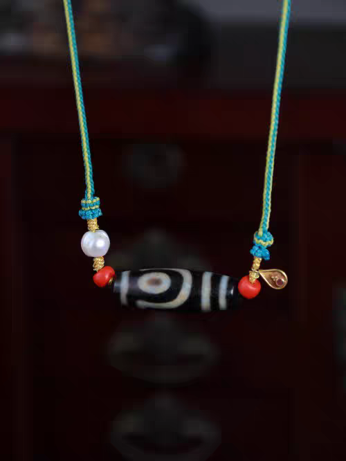 10737 Old Tibetan Agate Twin-Eye Dzi Bone Necklace 藏传老一台老玛瑙两眼天珠锁骨链