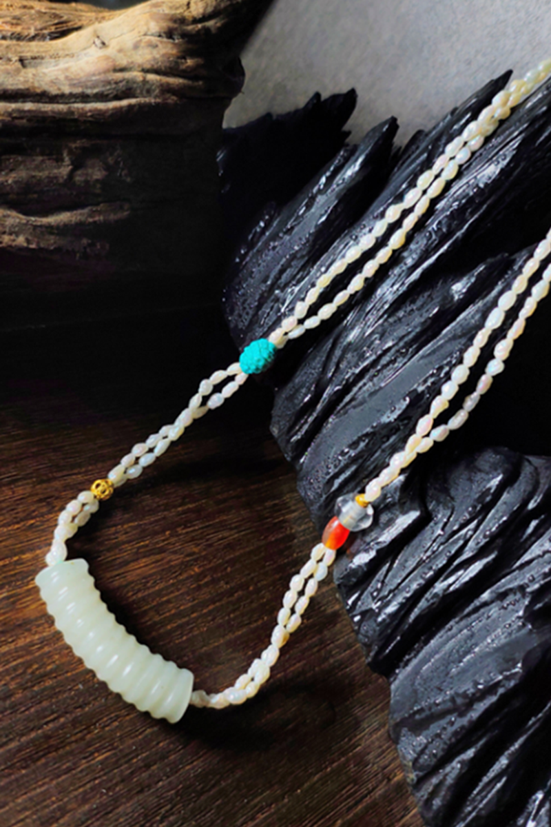 15560 Qing Dynasty Han-Style Jade Silkworm Pearl Necklace15560清代汉风玉蛹珍珠项链