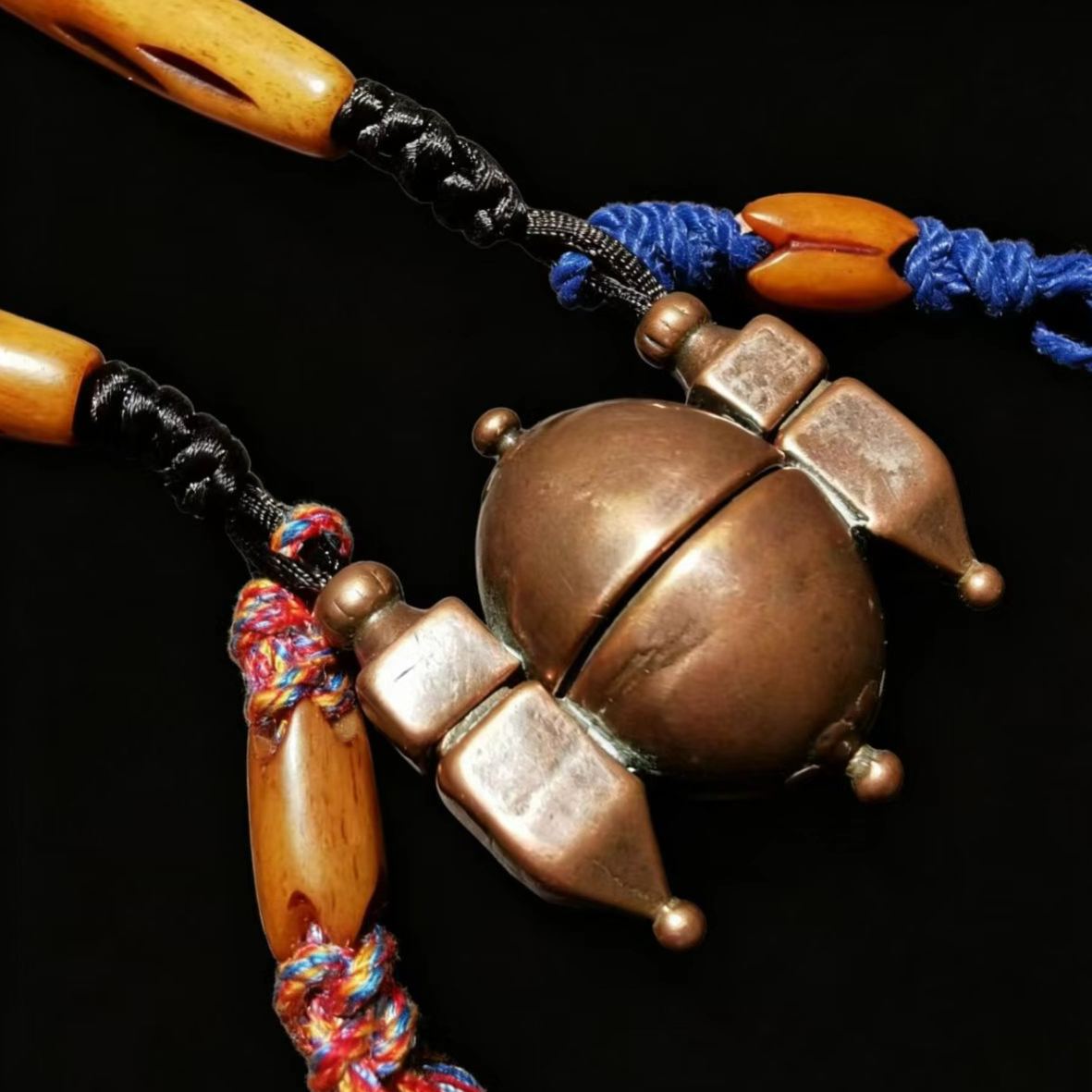 13084    藏传老利马铜嘎乌盒项链💫 复古藏韵随身珍宝！Tibetan Old Lima Copper Ghau Box Necklace💫 A vintage Tibetan charm treasure to carry with you!