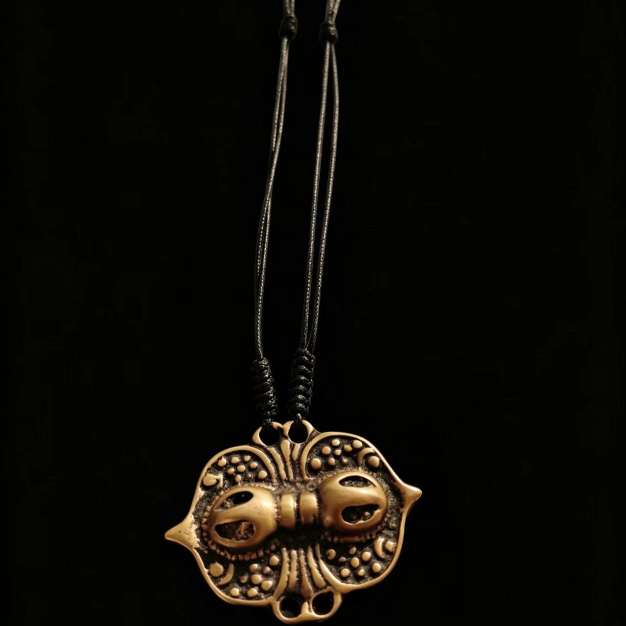 15382   Fortune Protection‖Tibetan Antique Lima Copper Butterfly Dorje Bezel   福运守护‖藏传老利马铜蝴蝶金刚杵托甲🦋