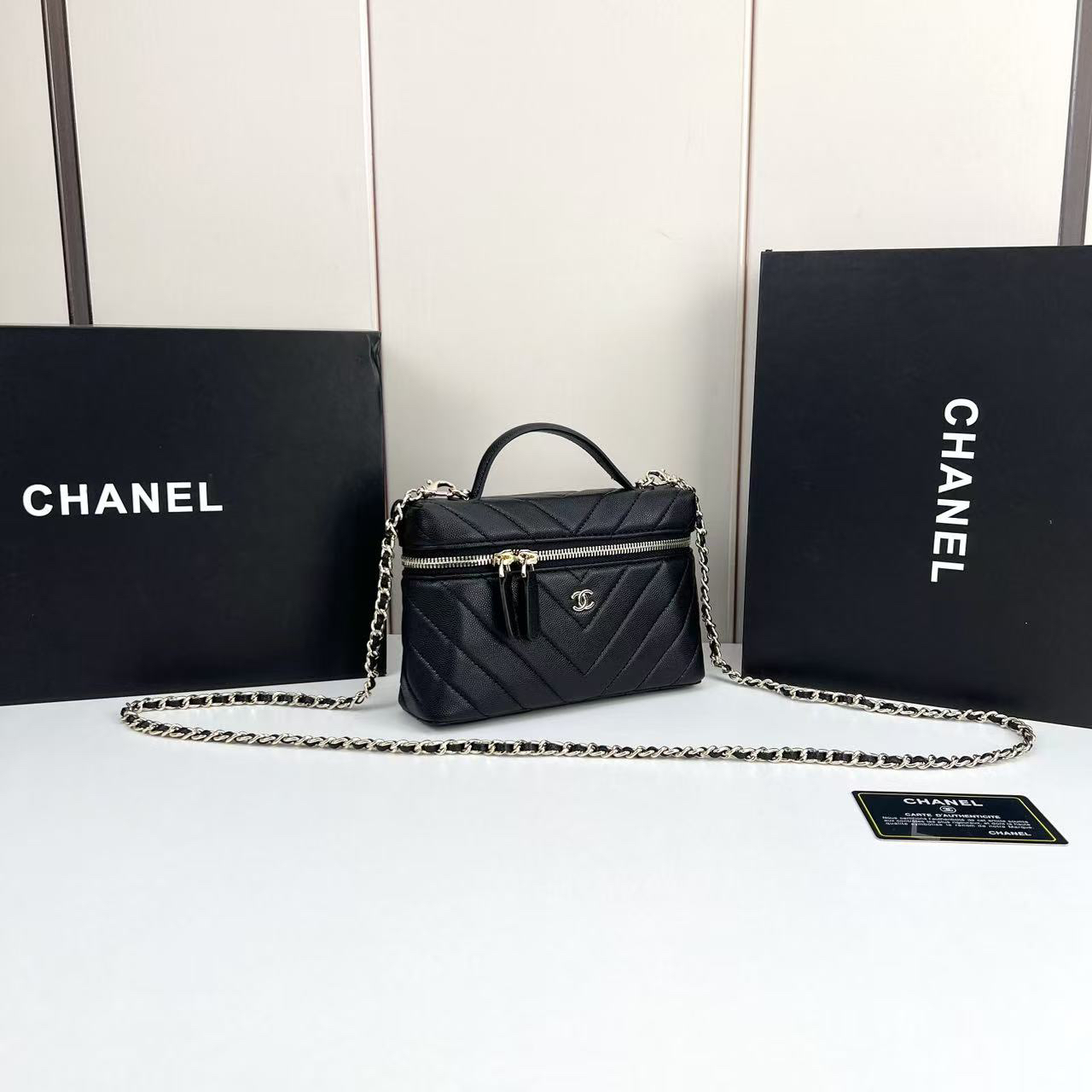 シャネル「CHANEL」のショルダーバッグ