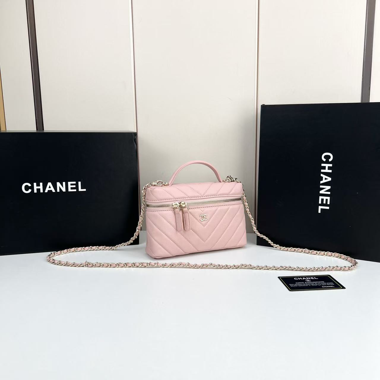 シャネル「CHANEL」のショルダーバッグ