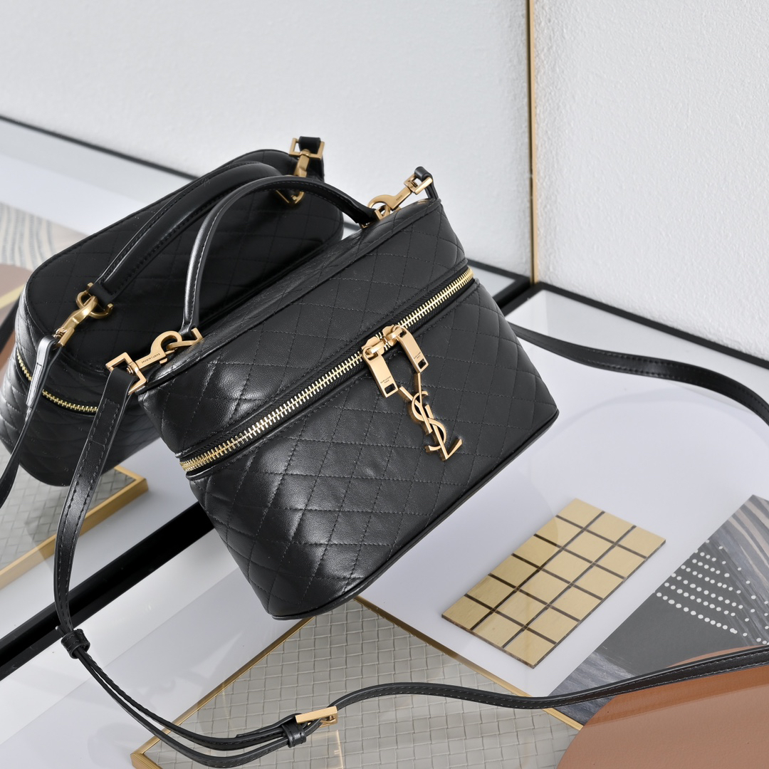 サンローラン「Saint Laurent」のショルダーバッグ