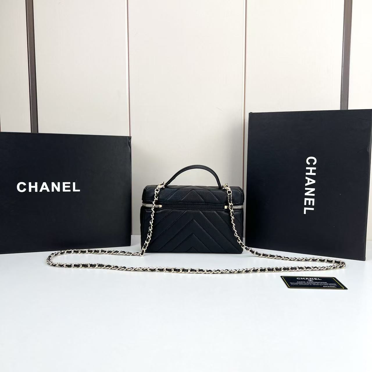 シャネル「CHANEL」のショルダーバッグ