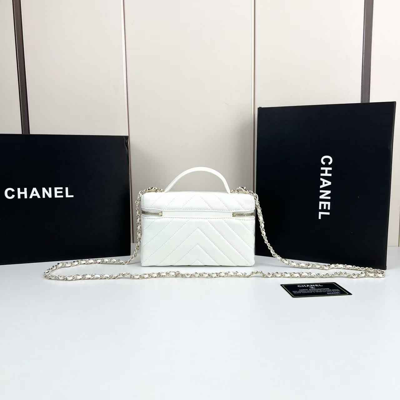 シャネル「CHANEL」のショルダーバッグ