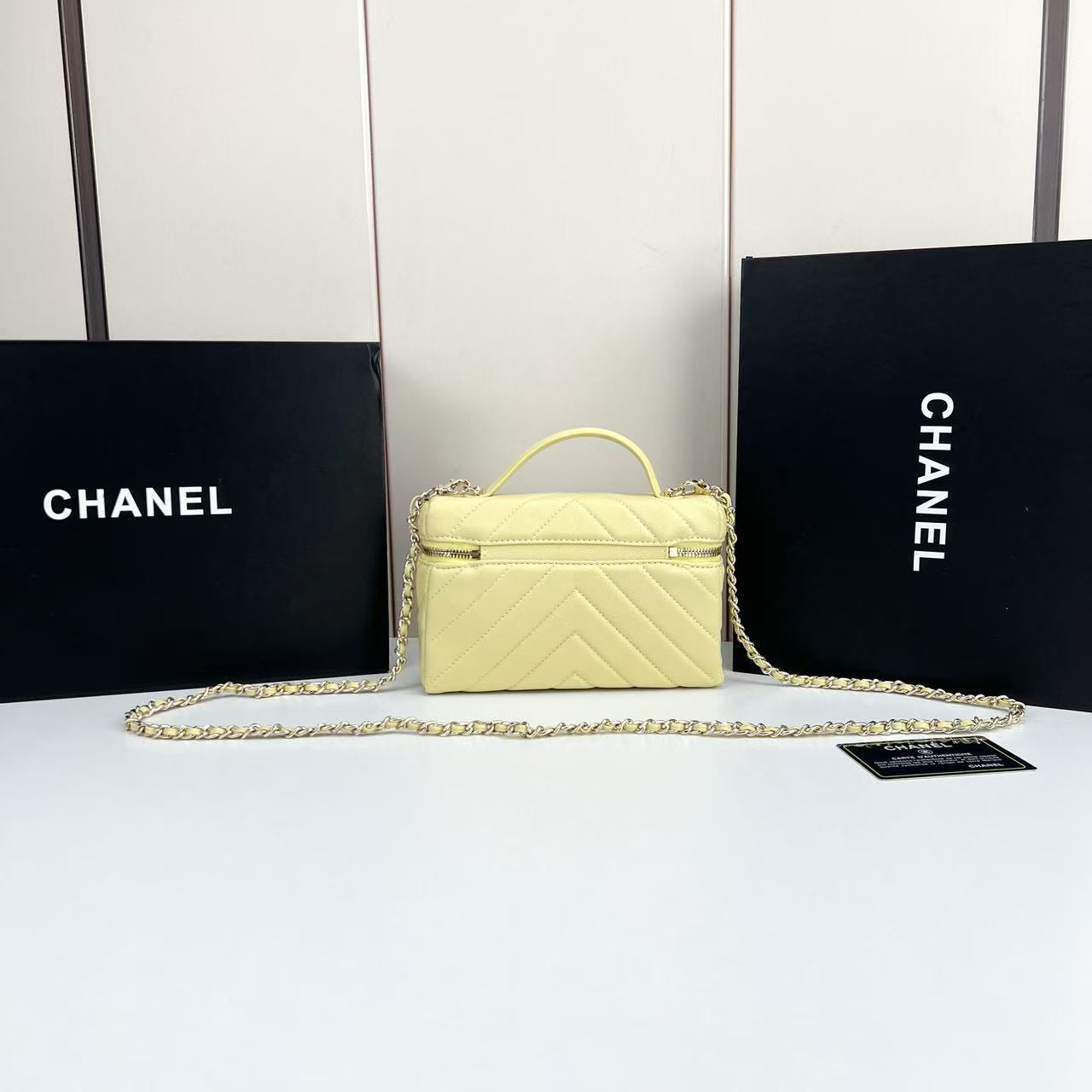 シャネル「CHANEL」のショルダーバッグ