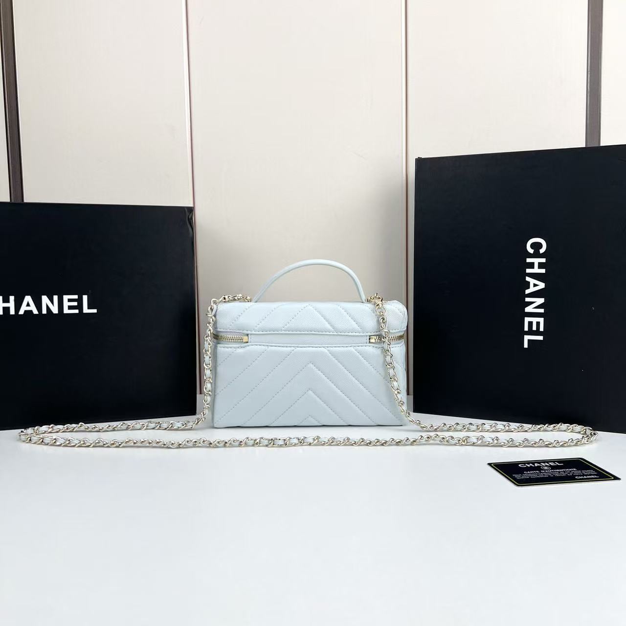 シャネル「CHANEL」のショルダーバッグ