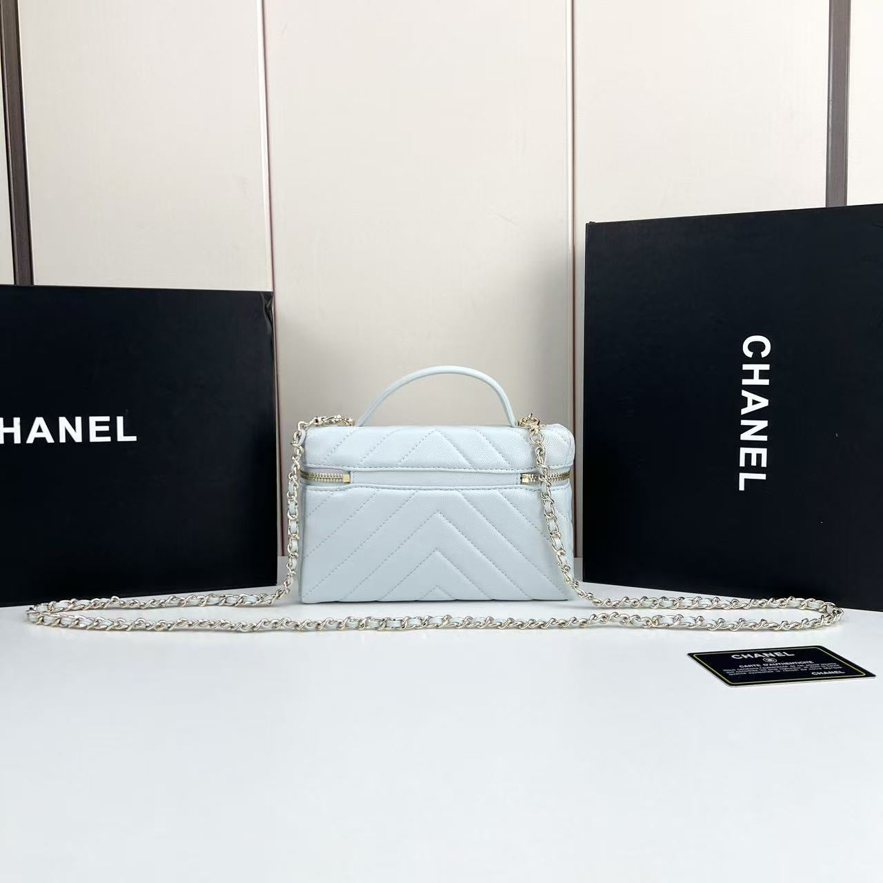 シャネル「CHANEL」のショルダーバッグ