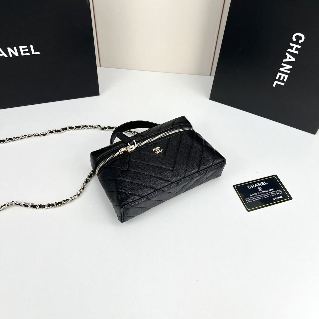 シャネル「CHANEL」のショルダーバッグ