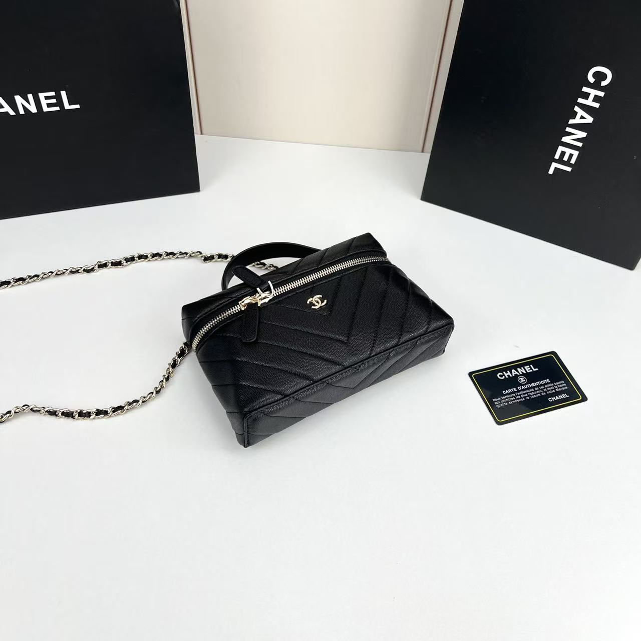 シャネル「CHANEL」のショルダーバッグ