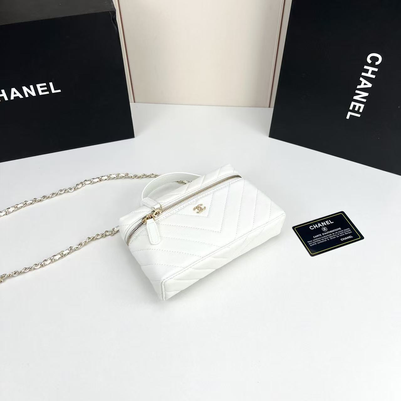 シャネル「CHANEL」のショルダーバッグ