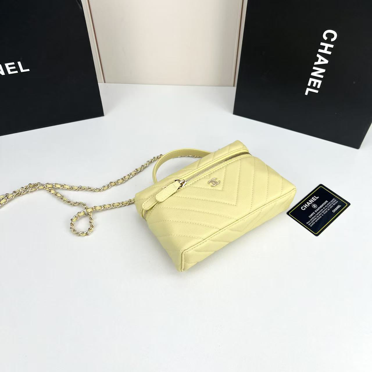 シャネル「CHANEL」のショルダーバッグ