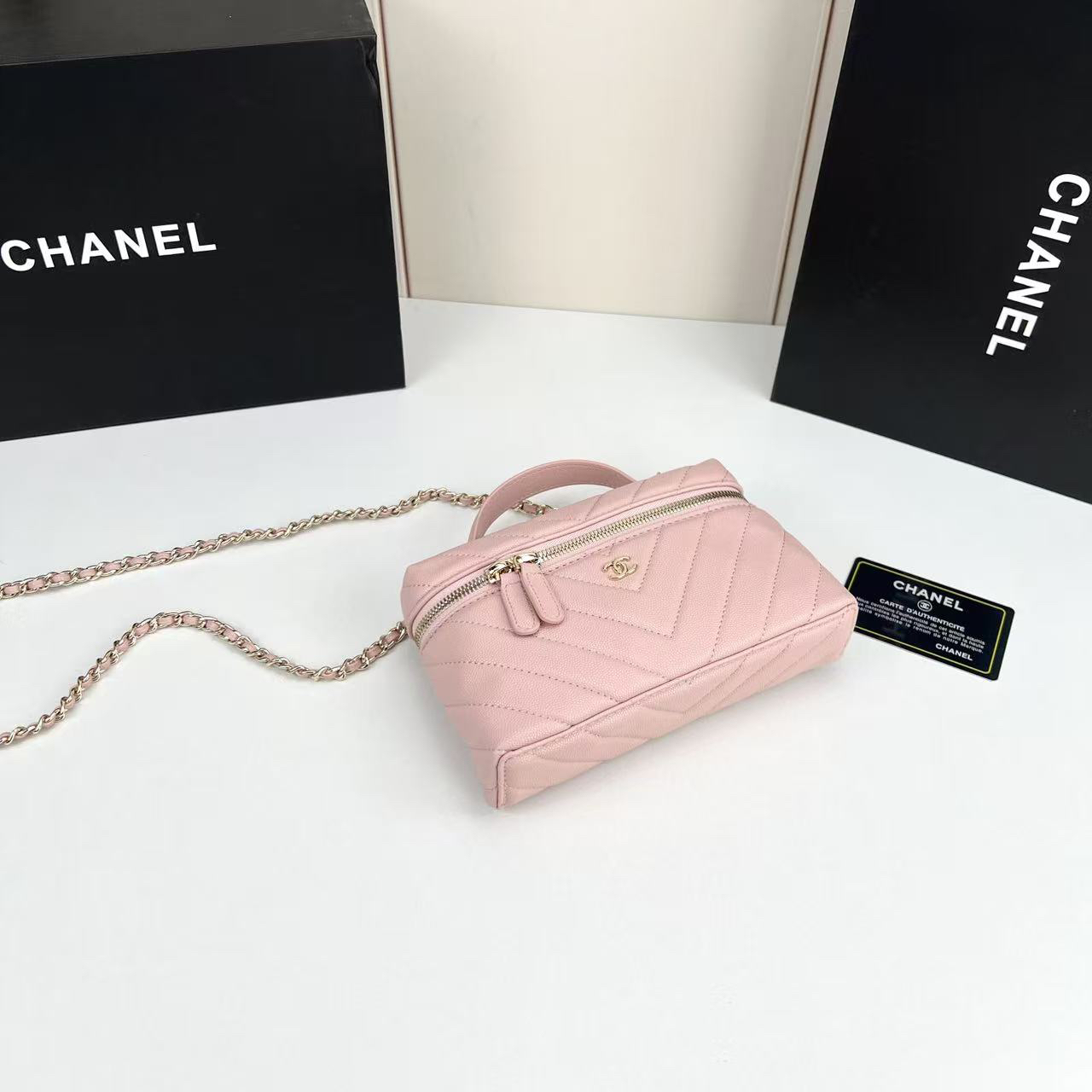 シャネル「CHANEL」のショルダーバッグ