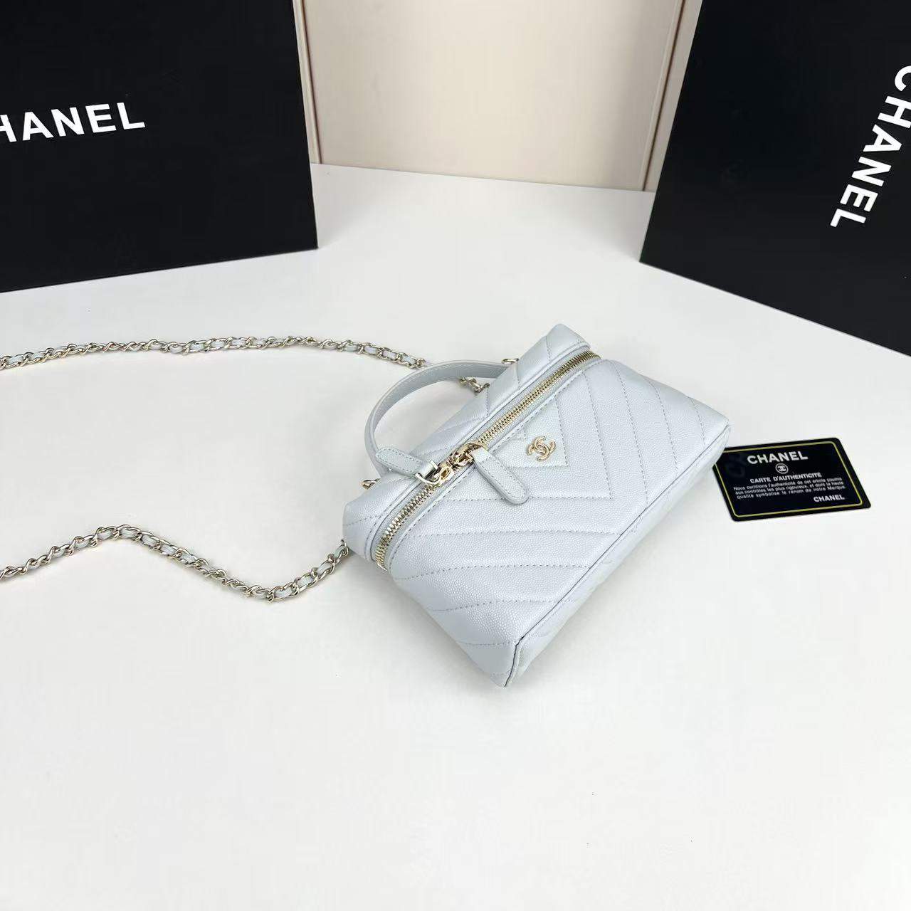 シャネル「CHANEL」のショルダーバッグ