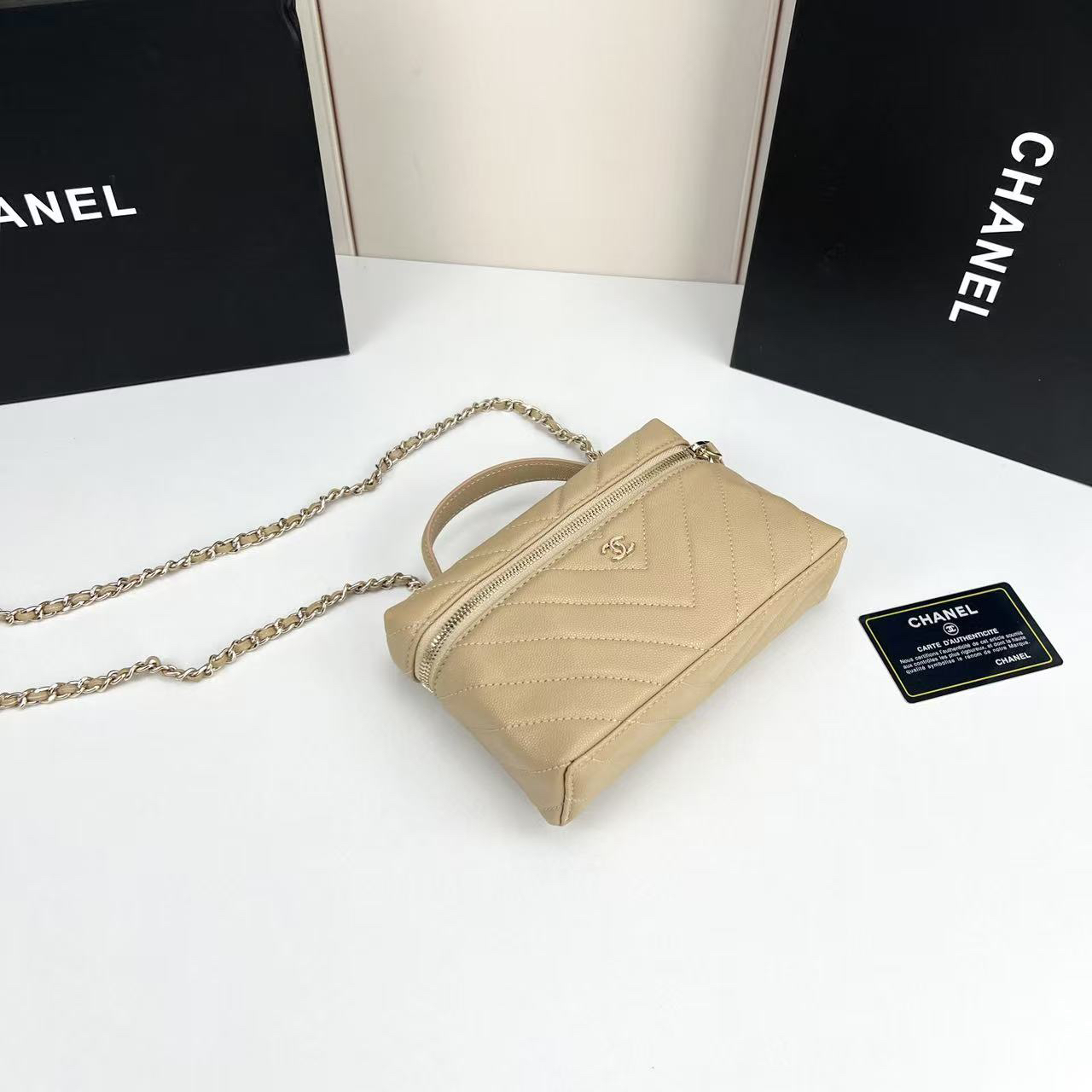 シャネル「CHANEL」のショルダーバッグ