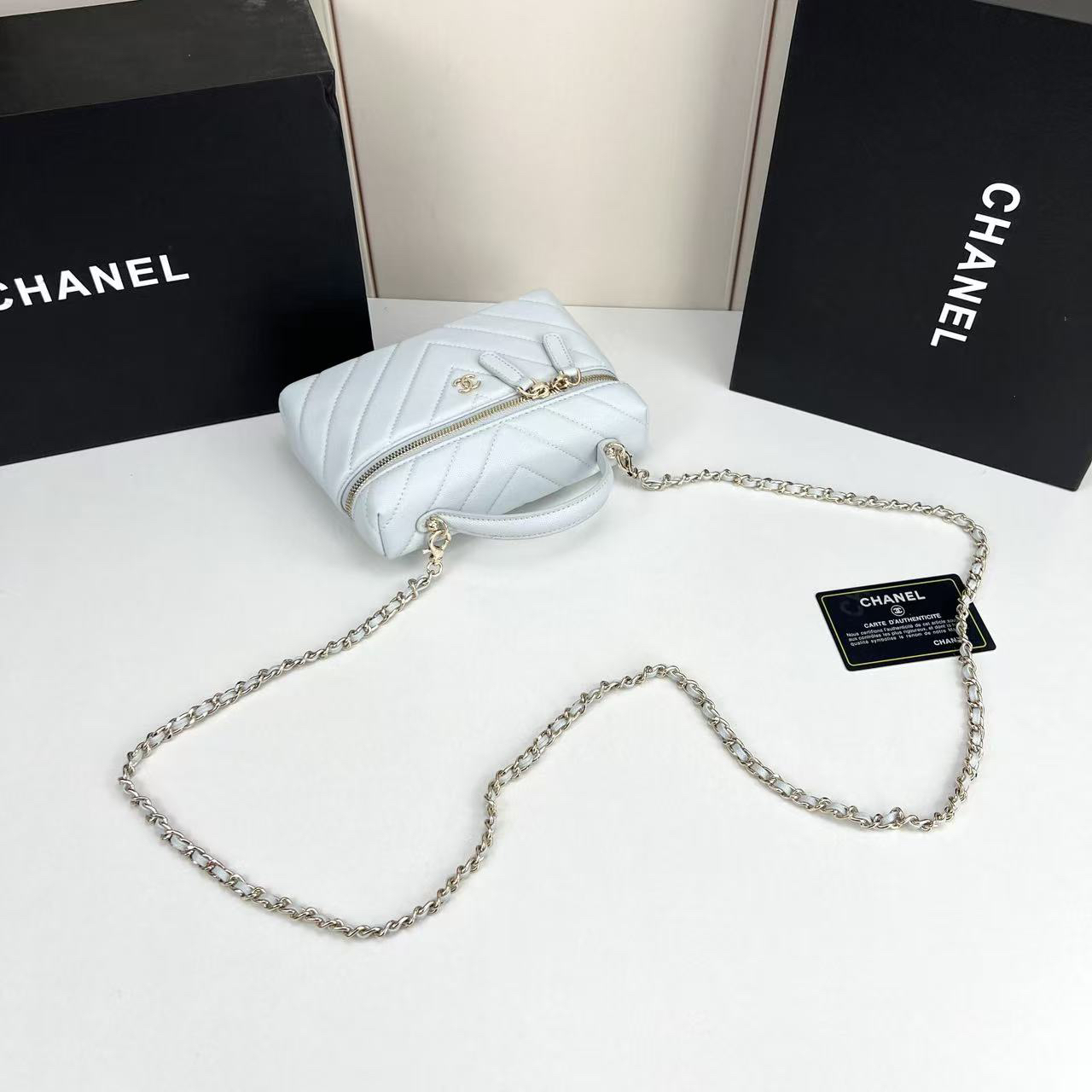 シャネル「CHANEL」のショルダーバッグ
